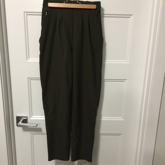 Essential High-Rise Trouser - Picture 7 of 7